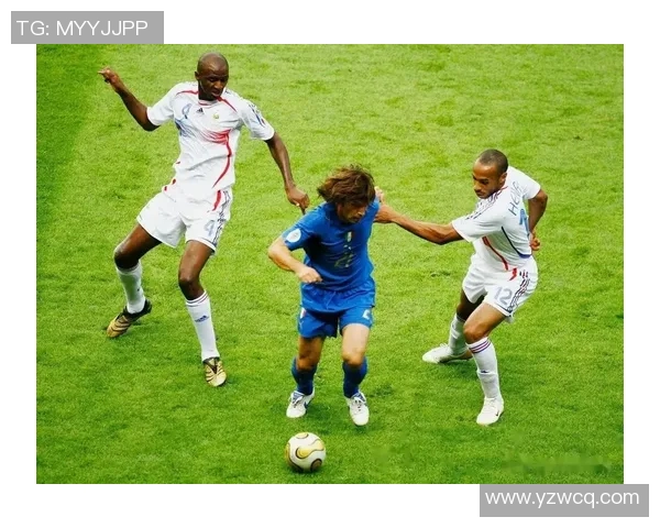 黑人足球明星后卫的传奇故事与辉煌成就揭示了足球的多元魅力